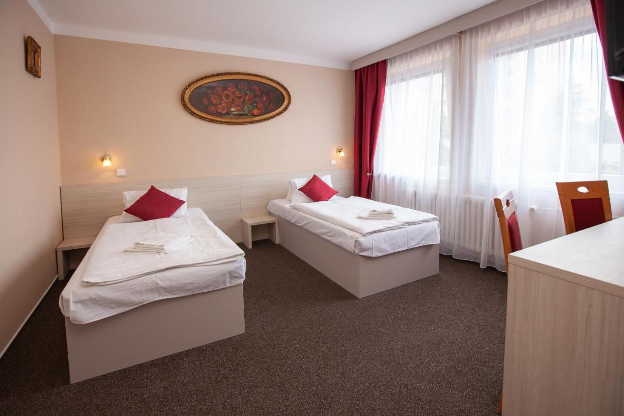 Hotel Stella Plzen Exterior photo