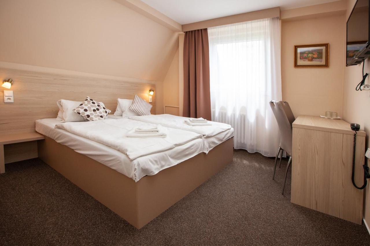 Hotel Stella Plzen Exterior photo